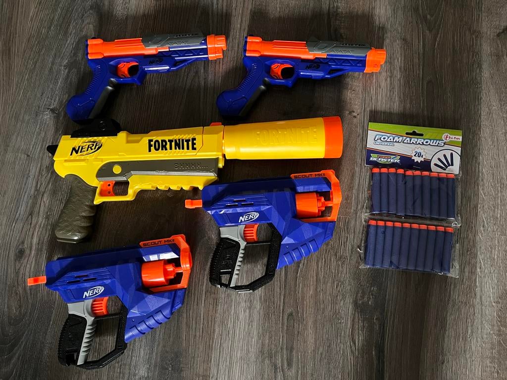 Grote set Nerf guns met pijltjes - Ophalen, Ophalen, Zo goed als nieuw