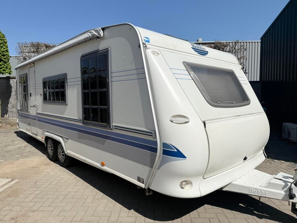 Hobby 620 Prestige met mover , airco & luifel! Tandemasser, Vast bed, Hobby, Bedrijf, Treinzit