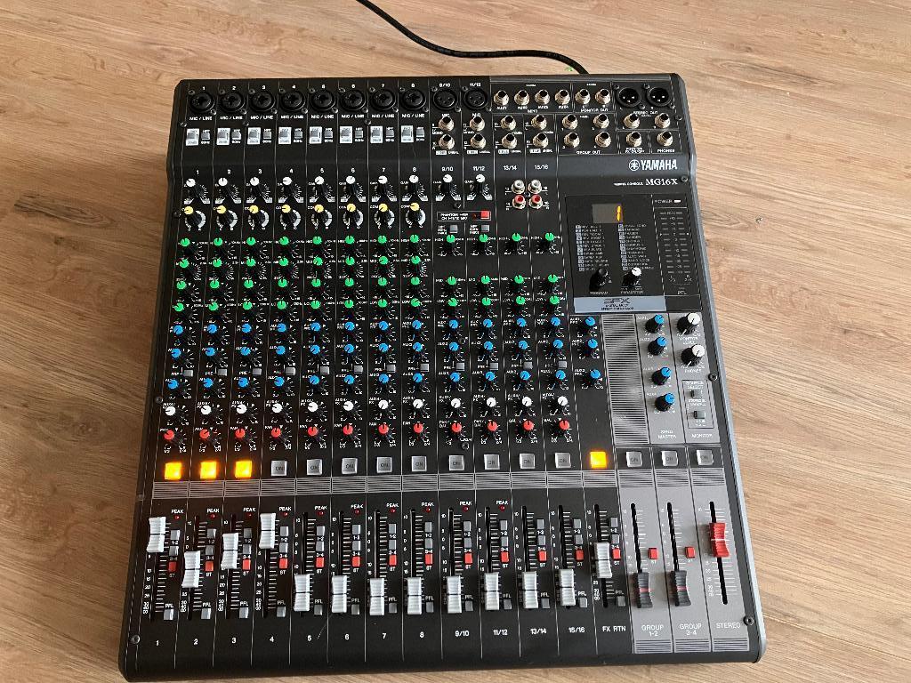 Mengtafel Yamaha MG16X     KOOPJE, Ophalen, Zo goed als nieuw, 10 tot 20 kanalen, Microfooningang
