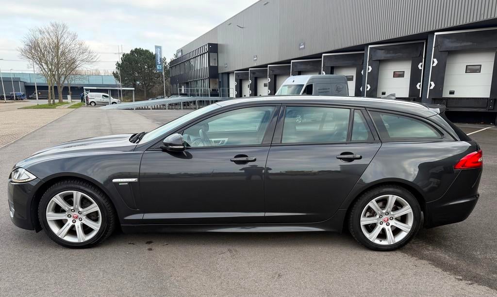 Jaguar XF Sportbrake 2.2D R-SPORT/AUTO/LEDER/CAMERA/STUURVER, Auto's, Jaguar, Automaat, Euro 5, Achterwielaandrijving, Gebruikt