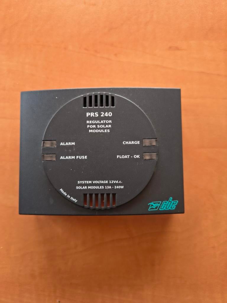 CBE PRS 240 regelaar zonnepanelen 13A 240W, Ophalen of Verzenden, Gebruikt
