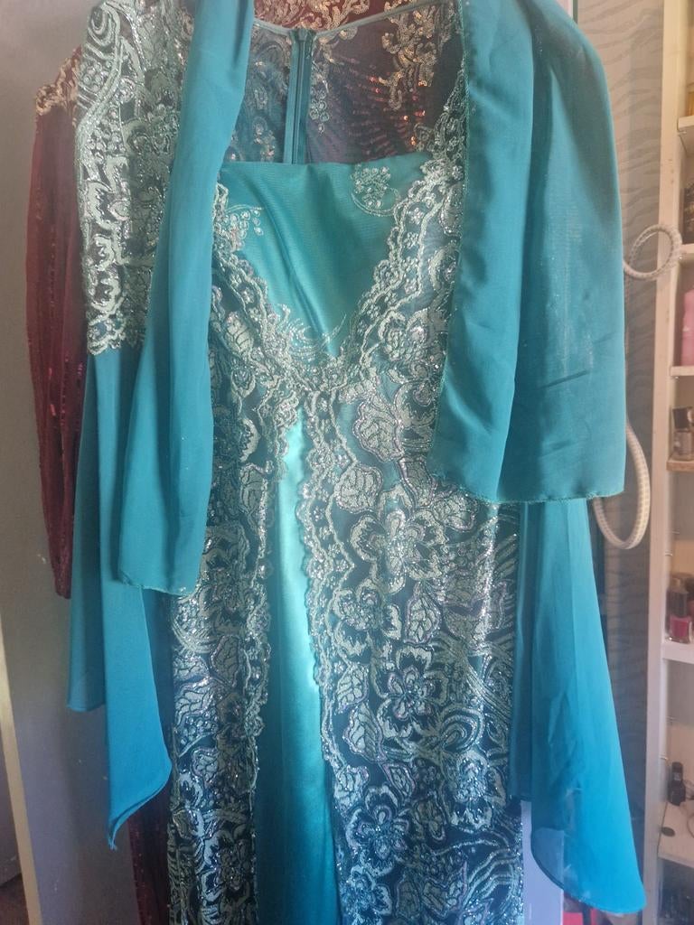 Mooie lange feestjurk met sjaal 50 euro, Kleding | Dames, Ophalen of Verzenden