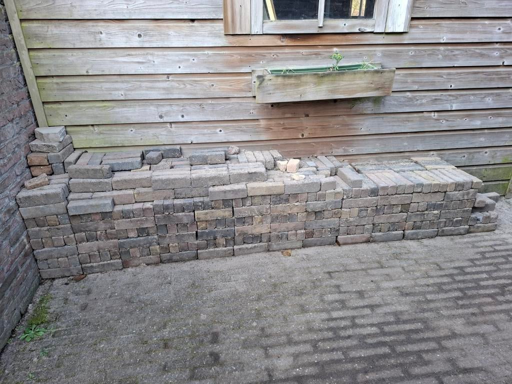 Gratis af te halen: Stenen, Doe-het-zelf en Verbouw, Metselstenen, Ophalen, Gebruikt, Bakstenen