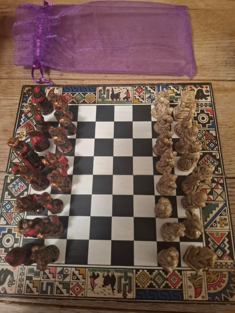 Handgemaakt houten Zuid Amerikaans schaakspel, Ophalen of Verzenden