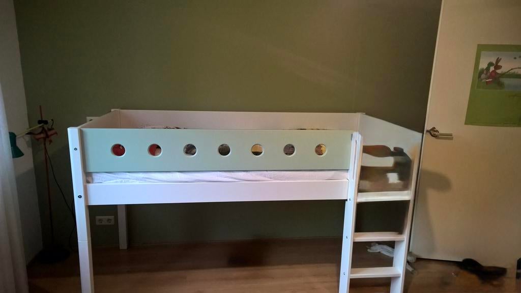 Mooie halfhoogslaper, Kinderen en Baby's, Kinderkamer | Stapelbedden en Hoogslapers, Ophalen, Gebruikt, Halfhoogslaper