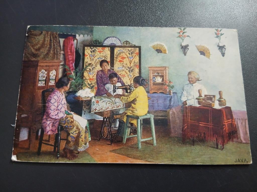 ANSICHTKAART  INDISCHE HUISKAMER, Verzamelen, Ophalen of Verzenden, 1920 tot 1940, Ongelopen, Cultuur en Media