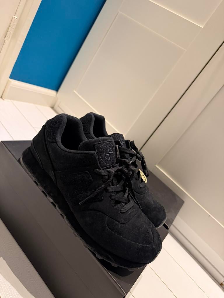 STONE ISLAND X NEW BALANCE 574 GHOST 2025 44.5, Ophalen of Verzenden, Nieuw, Blauw, Sneakers of Gympen