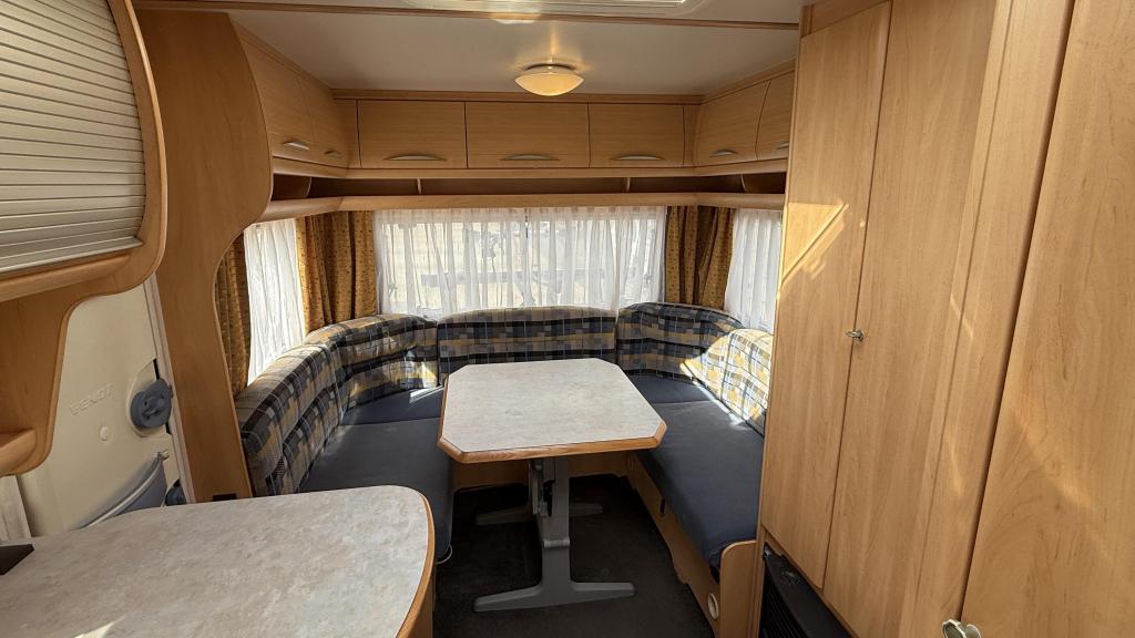 Fendt Saphir 490 TF bouwjaar 2003 met voortent, Rondzit, Bedrijf, Tot en met 4, Dwarsbed