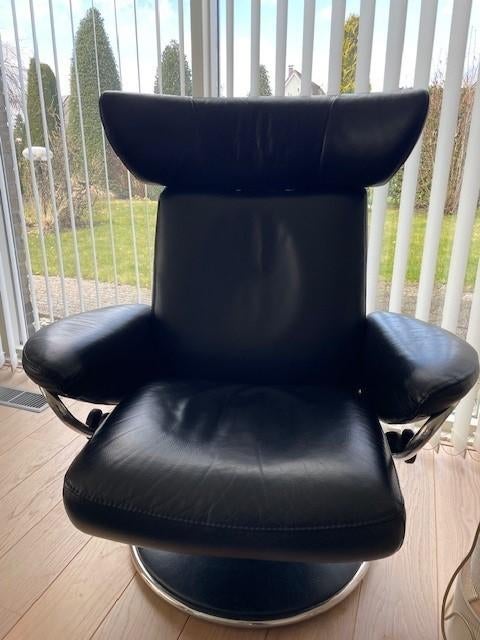 leren stoel met voetenbankje, Huis en Inrichting, Ophalen, Gebruikt, Minder dan 75 cm, Leer