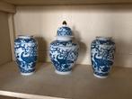 Set van 3 Chinese vazen met pauwenmotief, blauw-wit, Antiek en Kunst, Ophalen