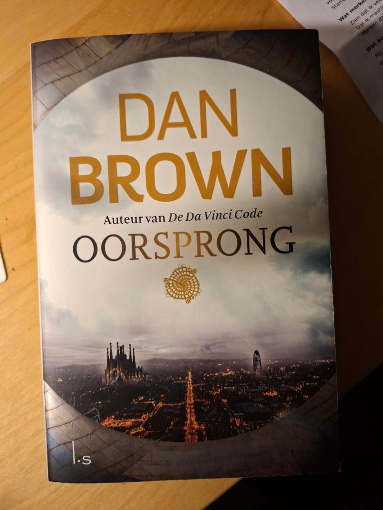 Dan Brown - Oorsprong Als Nieuw, Boeken, Ophalen of Verzenden, Zo goed als nieuw