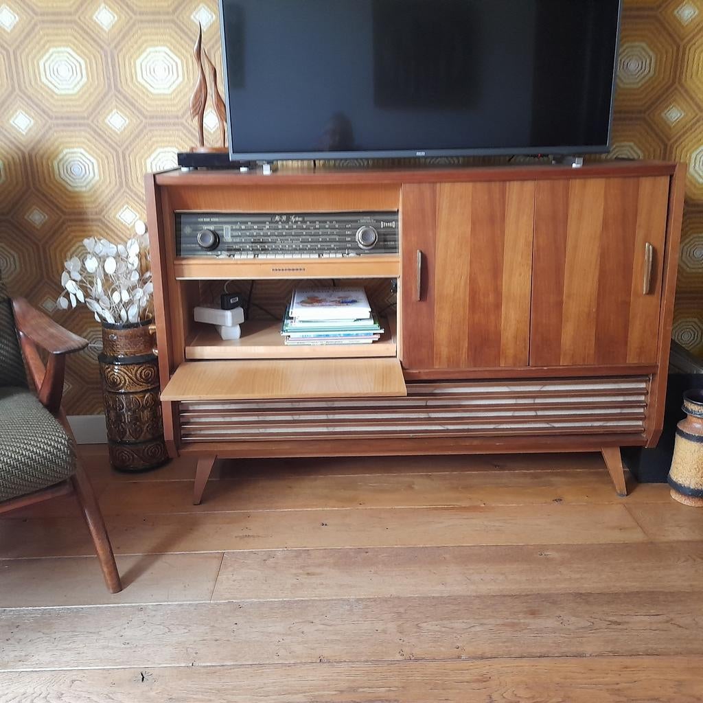 Radiomeubel. Niet werkend, Ophalen