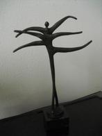beeldje Brons Corry Ammerlaan dansen dansers 17,5 cm beeld, Ophalen of Verzenden, Zo goed als nieuw, Mens