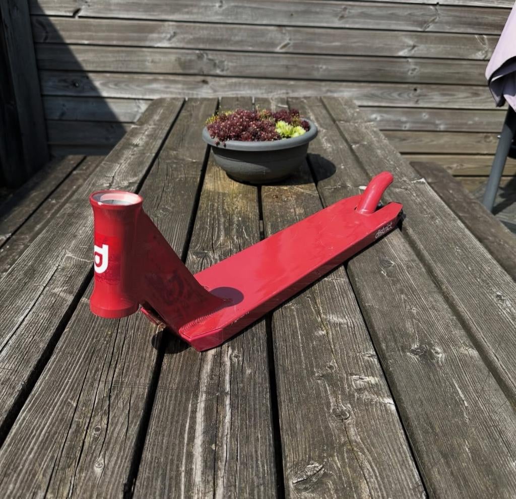 Nieuw vintage District Dk-2 V2 stuntstep deck, Ophalen of Verzenden, Nieuw