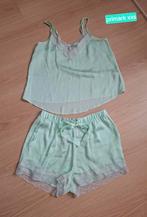 Pyjama set satijnen hemdje spaghettibandjes en korte broek, Kleding | Dames, Pyjama's, Primark, Ophalen of Verzenden, Zo goed als nieuw
