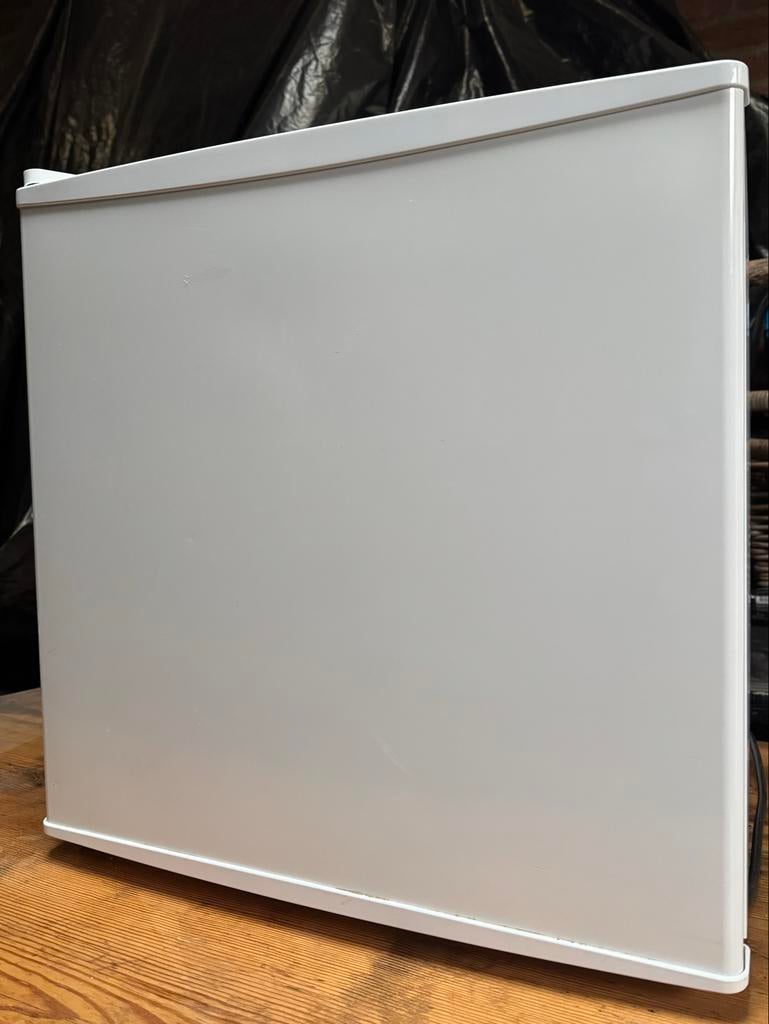 IKEA mini koelkast met vriesvak, Witgoed en Apparatuur, Koelkasten en IJskasten, Ophalen, Gebruikt, Minder dan 75 liter, Met vriesvak
