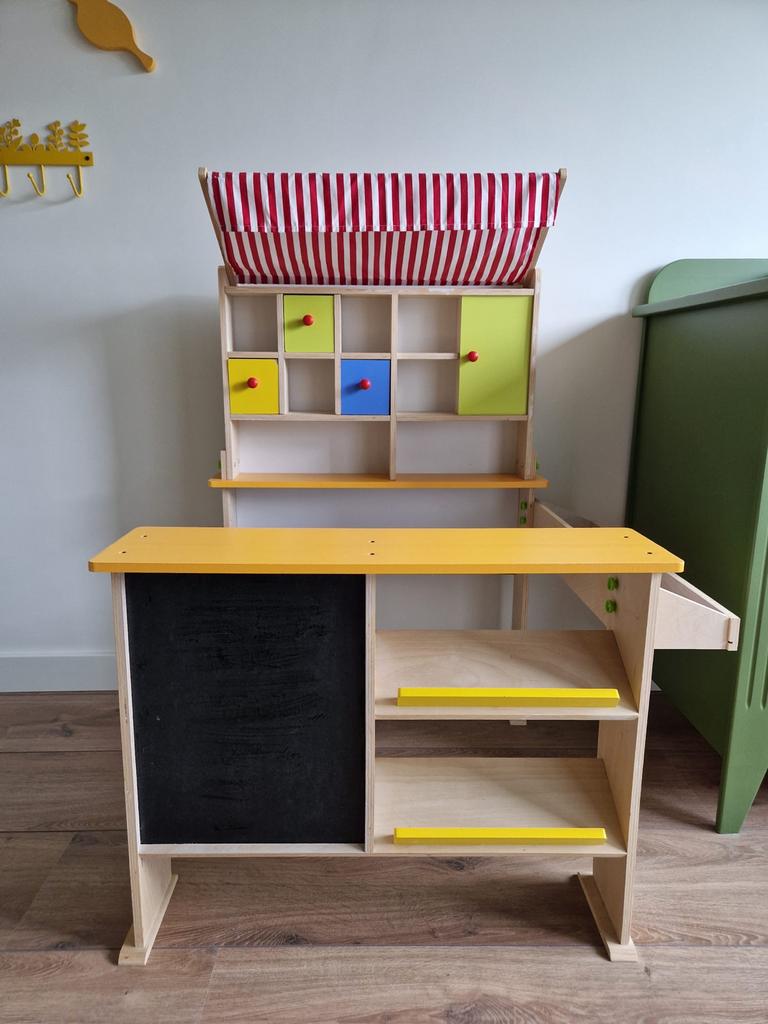 Houten Speelgoedwinkel met Luifel en Krijtbord, Ophalen, Zo goed als nieuw, Meubelstuk of Keukentje
