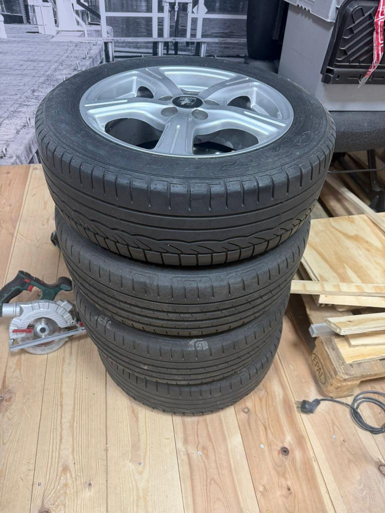 Te koop  vw polo bandenset  voor bj  2011, Auto-onderdelen, Banden en Velgen, Ophalen, 15 inch, 185 mm, Band(en)