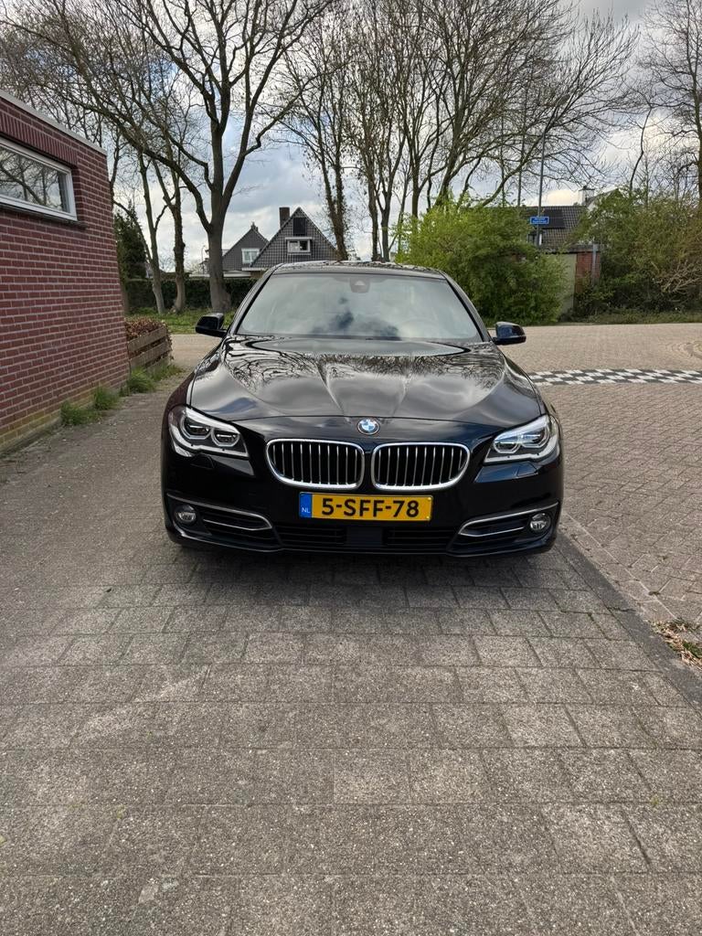 BMW 528i Facelift (2013) – Vol opties, Auto's, BMW, Automaat, 4 cilinders, 2000 kg, Zwart