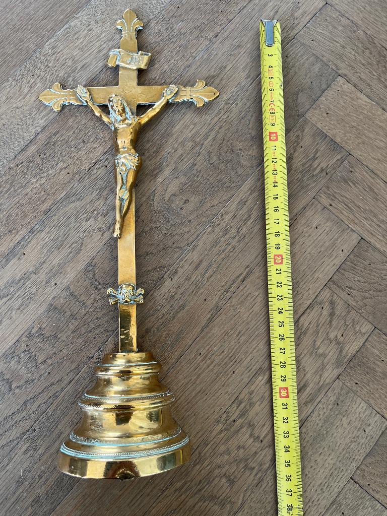 Kruisbeeld van koper, Antiek en Kunst, Antiek | Religie, Ophalen of Verzenden