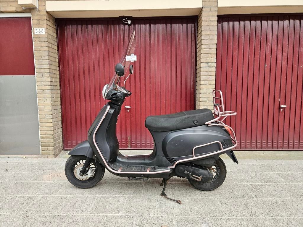 BTC Riva Scooter 25 km/u snor 2017 11.000km, Ophalen, Gebruikt