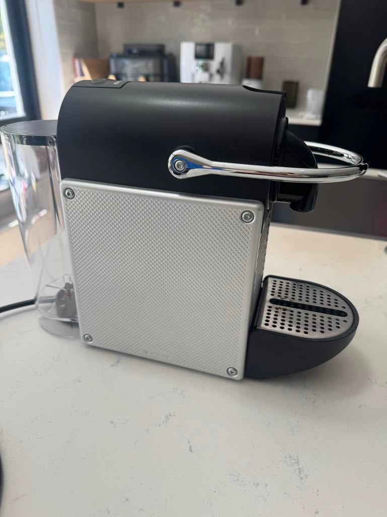 Nespresso Magimix aluminium pixie - Zo goed als nieuw, Witgoed en Apparatuur, Koffiezetapparaten, Koffiemachine, Ophalen of Verzenden