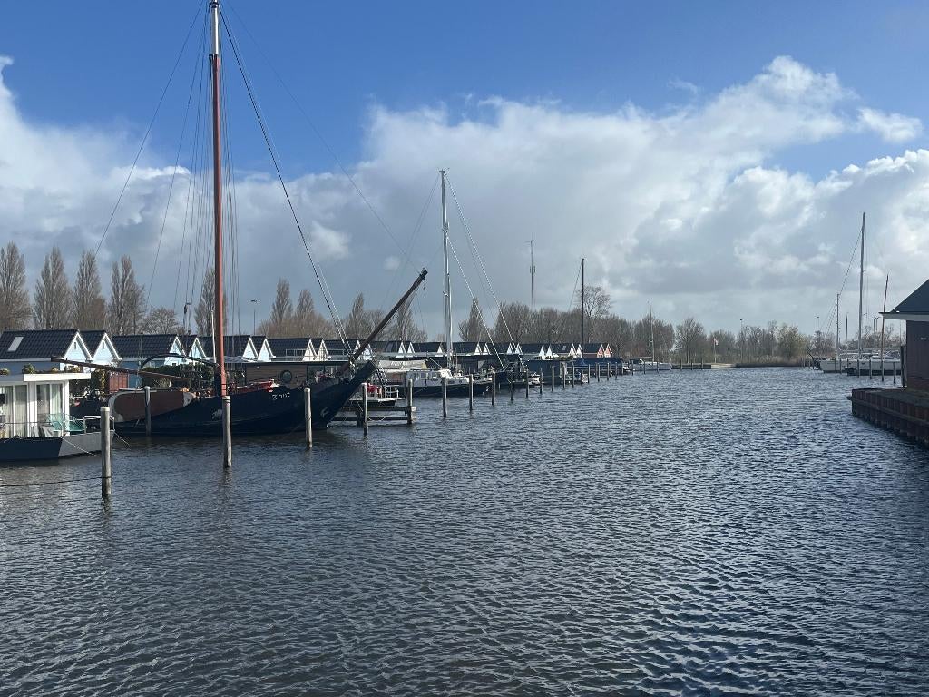 Te huur ligplaats Stavoren 20x6 meter, Watersport en Boten, Ligplaatsen, Herfst