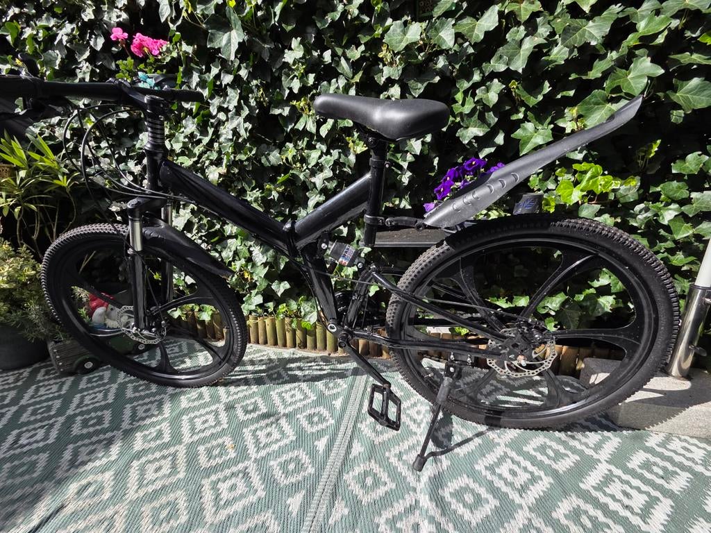 Zwarte  fiets met schijfremmen 26 inch, Fietsen en Brommers, Fietsen | Mountainbikes en ATB, 45 tot 49 cm, Zo goed als nieuw, Schijfrem