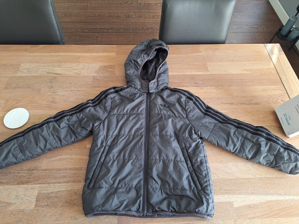 Adidas jas maat 140, Ophalen of Verzenden, Zo goed als nieuw, Jas