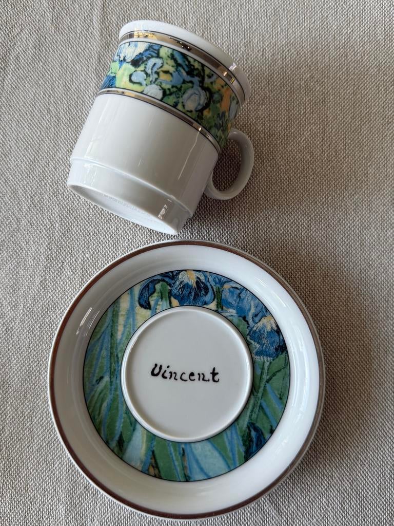 Royal Mosa Vincent van Gogh Iris Koffiekop en Schotel, Ophalen of Verzenden