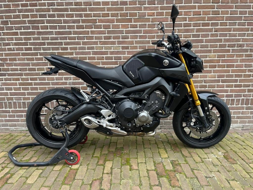 Yamaha MT09 ABS Techblack    2017   gen.2    Öhlins voorvork, 3 cilinders, Particulier, Meer dan 35 kW, Naked bike