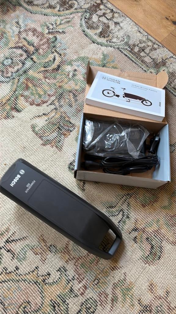 Urban Arrow Bosch accu en oplader - zoals nieuw, Ophalen, Zo goed als nieuw