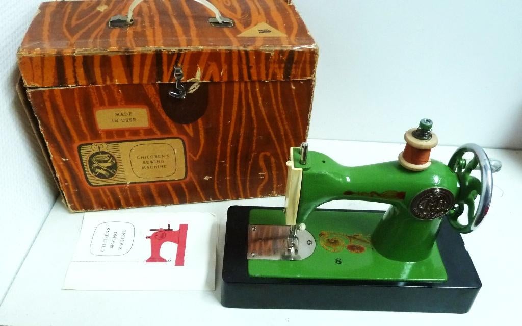 Naaimachientje Metaal en MF Made in USSR  met doos, Ophalen of Verzenden
