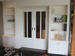 Online Veiling: Kamer-en-suite wand met schuifdeuren