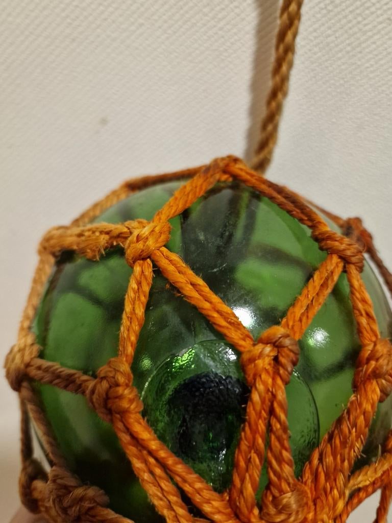 Vintage glazen groene vissers drijf bal aan touw, Ophalen of Verzenden
