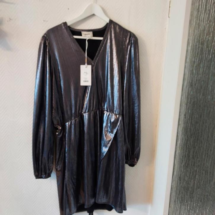Shoeby jurk metallic grijs maat xl, Kleding | Dames, Jurken, Nieuw, Maat 38/40 (M), Grijs, Boven de knie, Ophalen of Verzenden