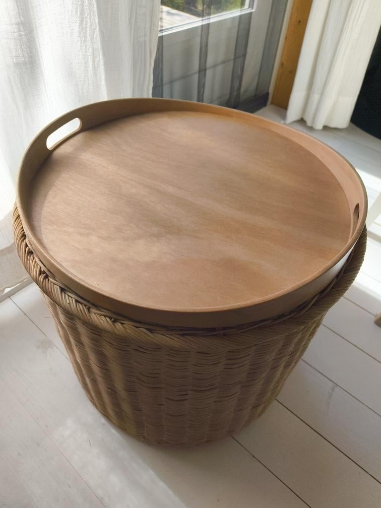 Ikea Tolkning rieten poef en tafeltje & Skala dienblad, Huis en Inrichting, Banken | Voetenbanken en Poefen, Ophalen, Minder dan 50 cm