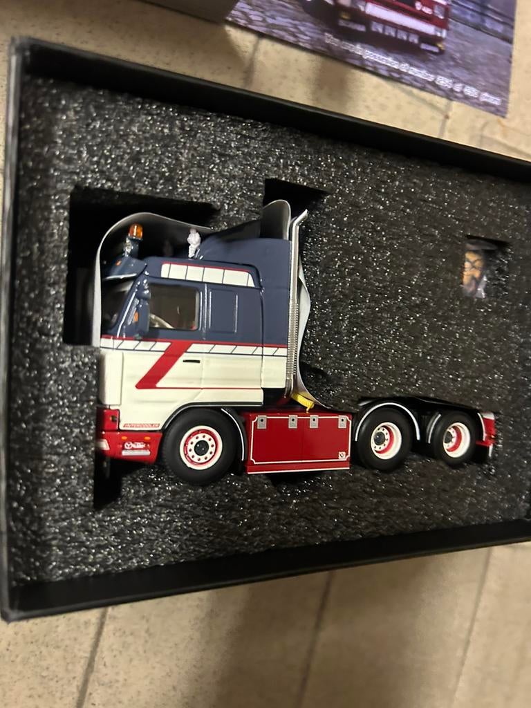 Scania 143 Wsi Van der hart, Hobby en Vrije tijd, Modelauto's | 1:50, Ophalen of Verzenden, Zo goed als nieuw, Bus of Vrachtwagen