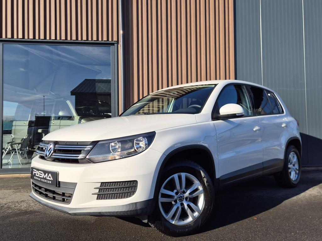 Volkswagen Tiguan 1.4 TSI Easyline 122pk | Navi | Trekhaak |, Voorwielaandrijving, Euro 5, Gebruikt, Zwart
