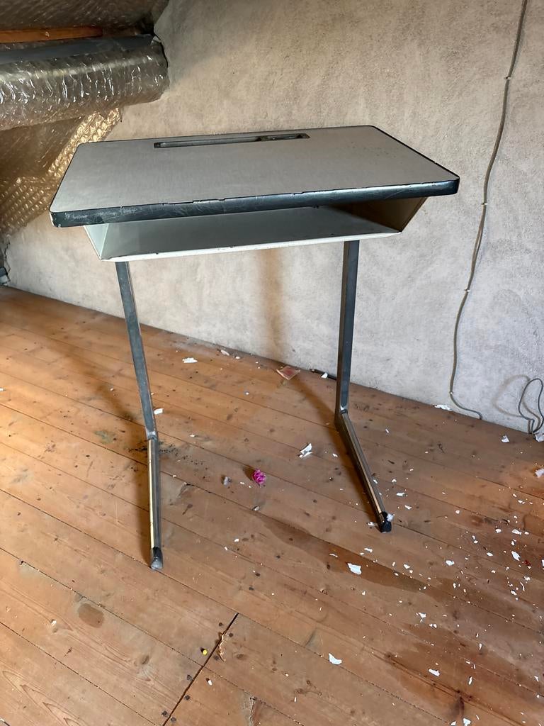 Oude lessenaar / schoolbankje, Ophalen of Verzenden