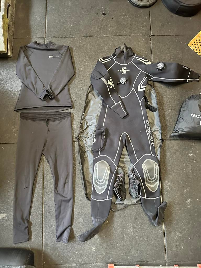 Scubapro duikpak maat S met onderpak zomer en Winter, Watersport en Boten, Ophalen, Zo goed als nieuw, Duikpak