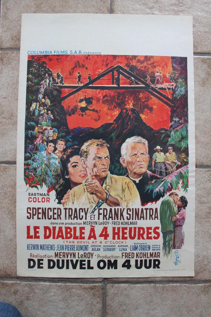 filmaffiche frank Sinatra The Devil At 4 O'Clock filmposter, Verzamelen, Posters, Zo goed als nieuw, Film en Tv, A1 t/m A3, Rechthoekig Staand