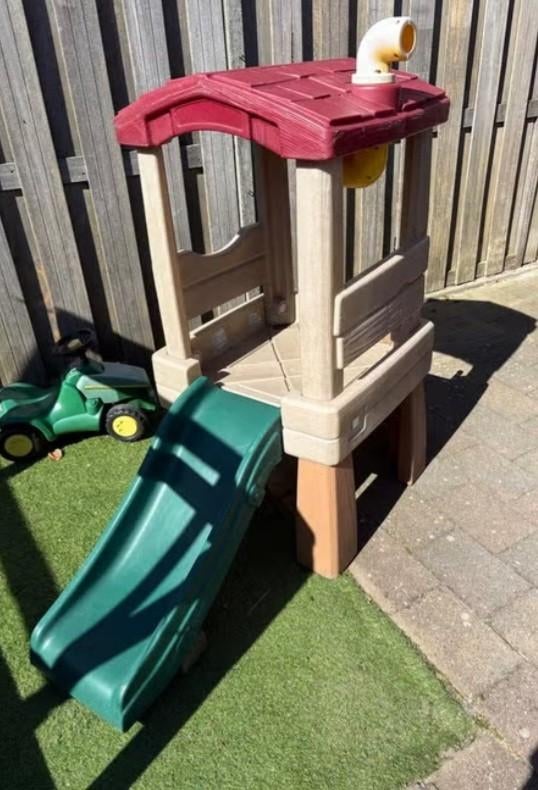 Speelhuisje met glijbaan, Ophalen, Gebruikt, Kunststof