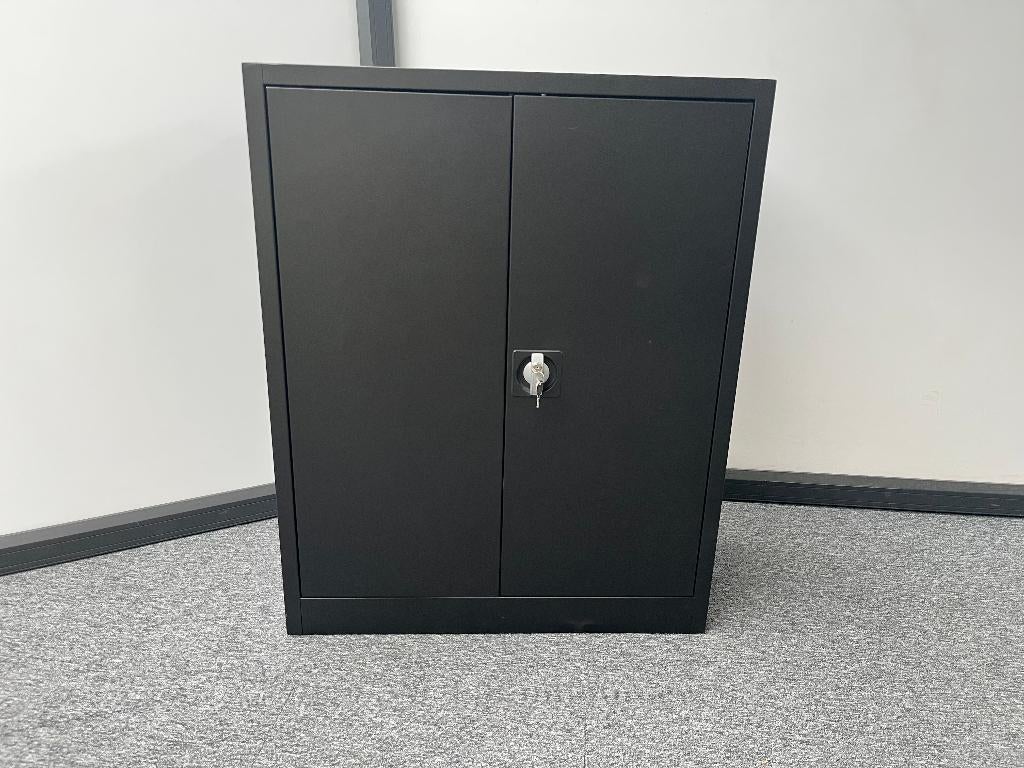 Draaideurkast zwart (105), Ophalen, Gebruikt