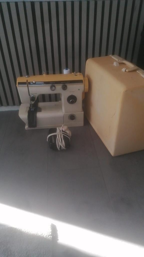 Vendomatic naaimachine, Ophalen, Zo goed als nieuw, Naaimachine, Overige merken