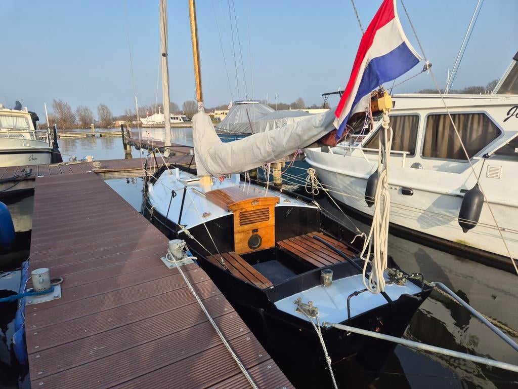 Unieke en werf gebouwde kajuitzeilboot: bakdekker Wild Duck, Ophalen