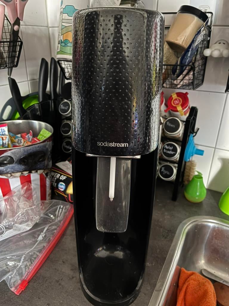 Sodastream incl 2 flessen & 2 volle cillinders!!, Ophalen of Verzenden, Zo goed als nieuw