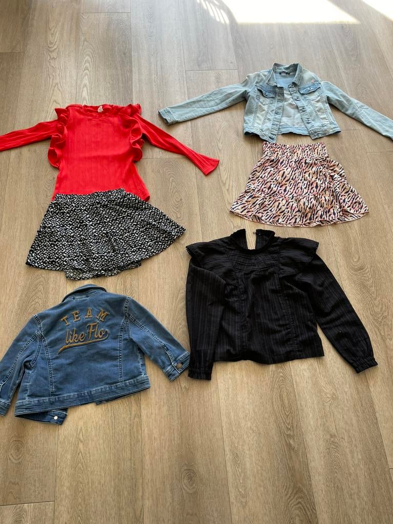 Pakket met rokjes, longsleeves en jasjes, maat 122 / 128, Ophalen of Verzenden, Zo goed als nieuw, Meisje, Setje
