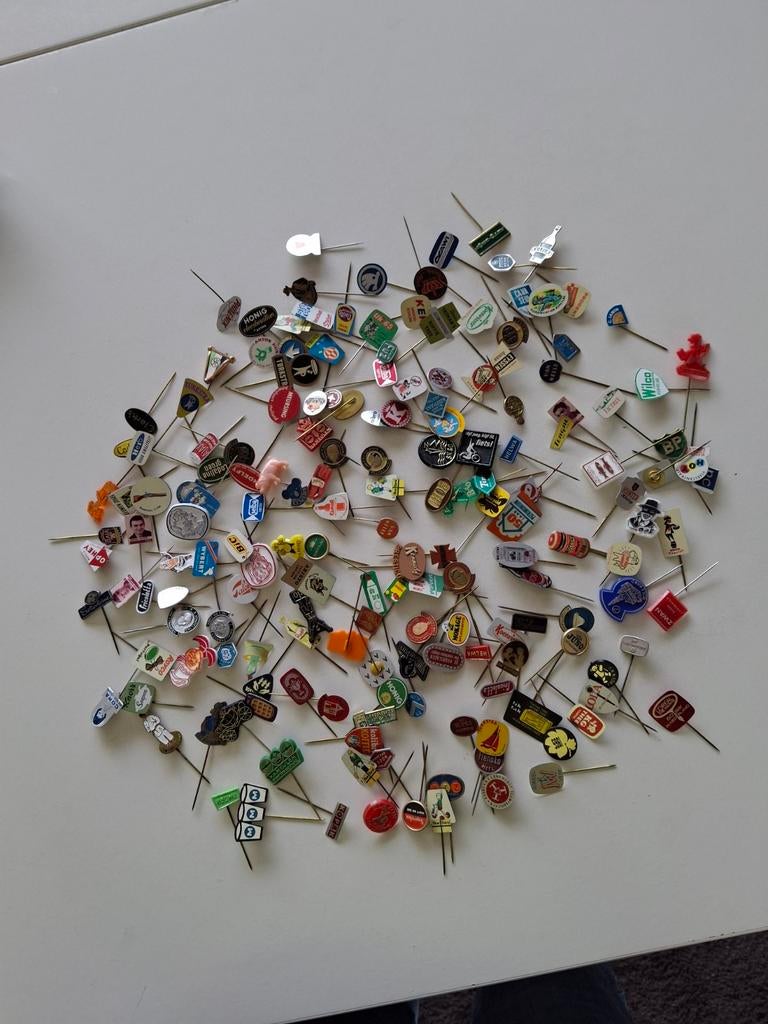 Speltjes van 1960, Verzamelen, Speldjes, Pins en Buttons, Ophalen of Verzenden, Gebruikt, Overige onderwerpen