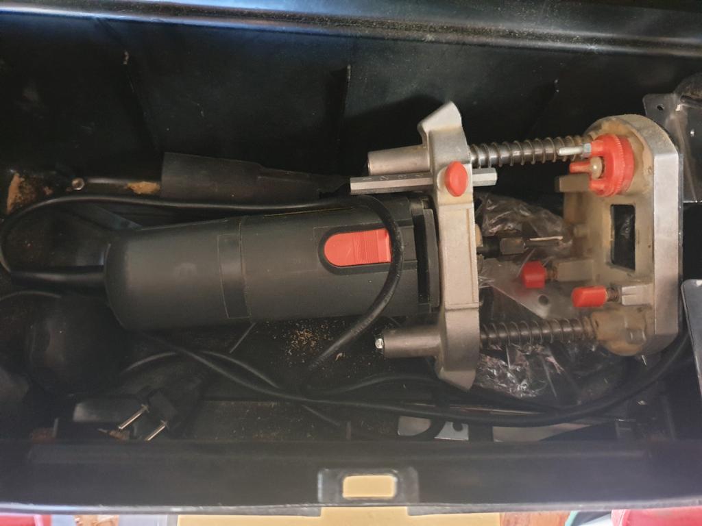 Kinzo frees 25C44. Met 12 delige frezenset. In opbergkoffer., Ophalen, Minder dan 600 watt, 30 tot 70 mm